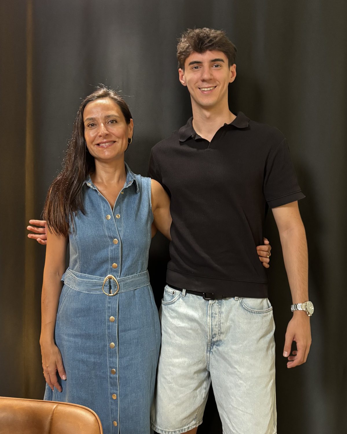Hugo Ferrando con una invitada