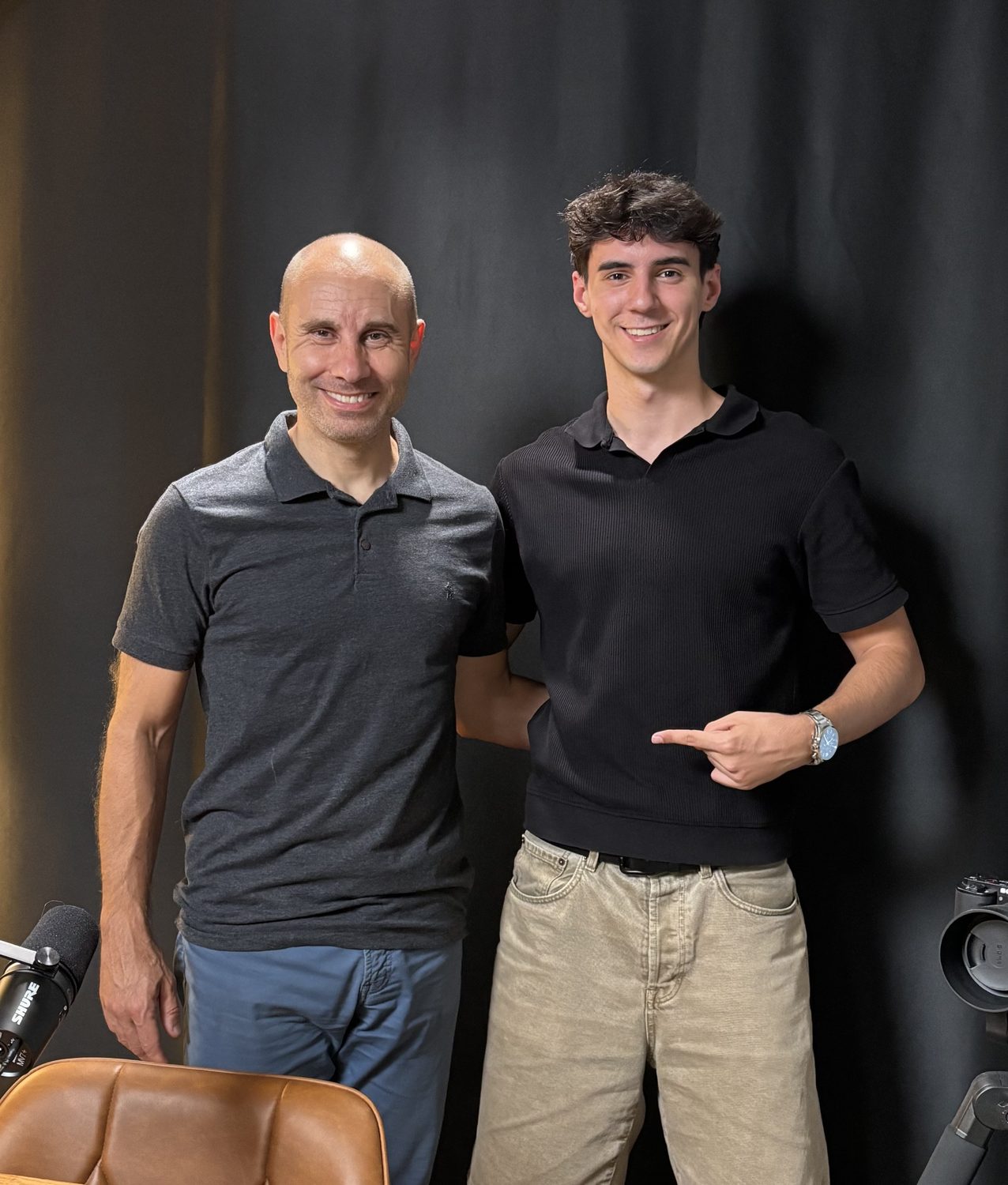 Hugo Ferrando con un invitado