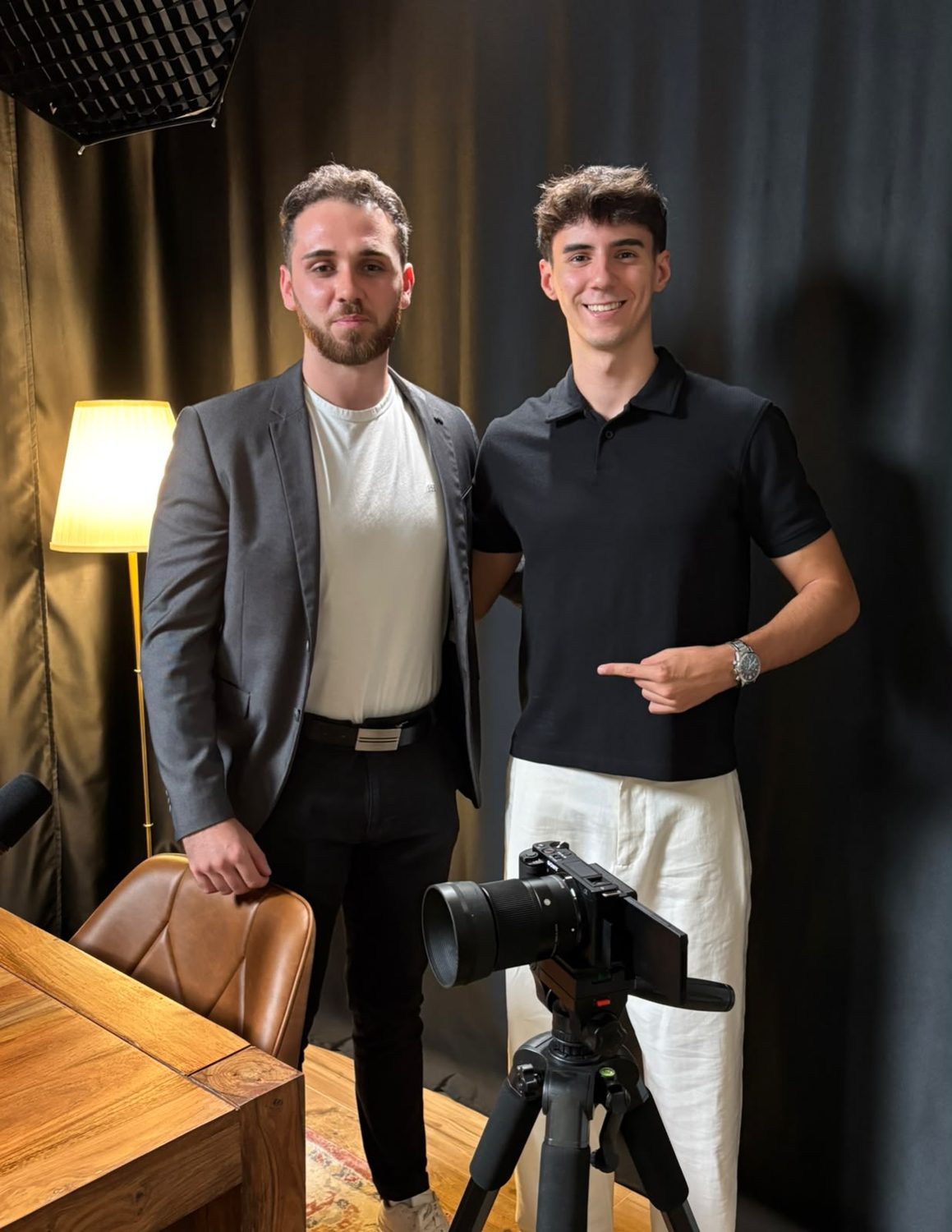 Hugo Ferrando con un invitado